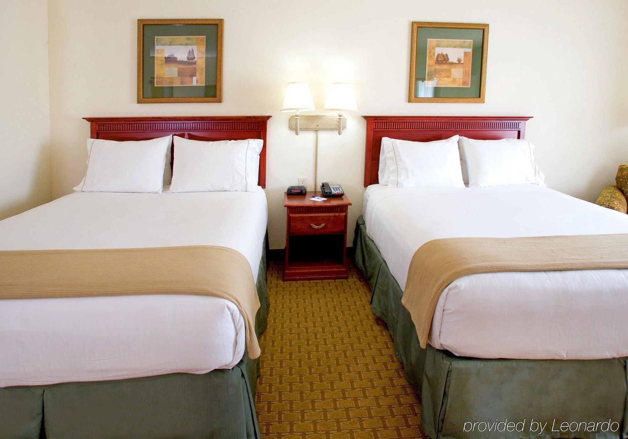 Holiday Inn Express & Suites Selma By Ihg Zimmer foto