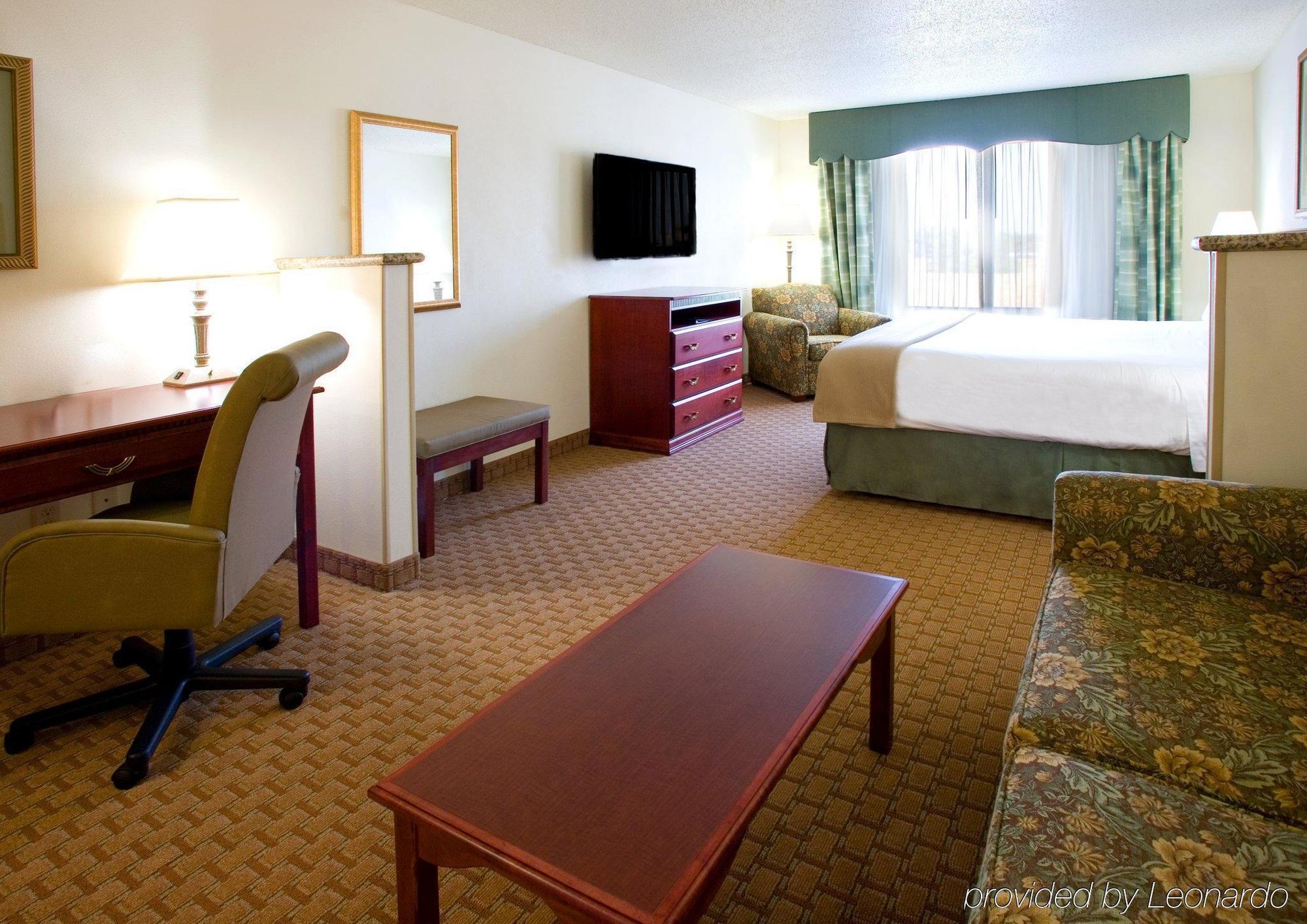 Holiday Inn Express & Suites Selma By Ihg Zimmer foto