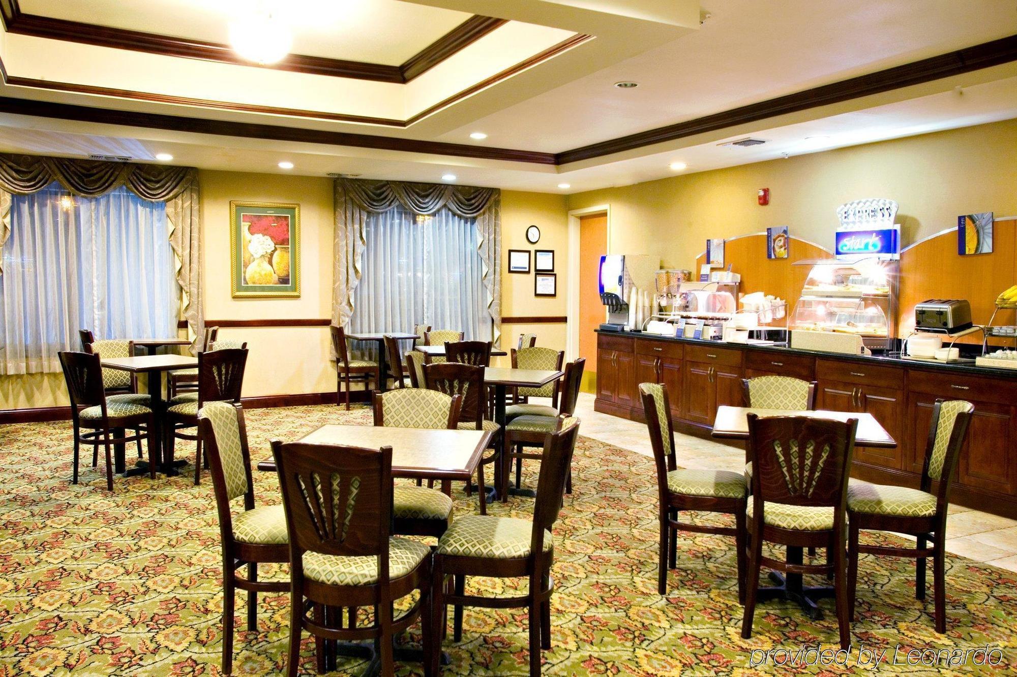 Holiday Inn Express & Suites Selma By Ihg Exterior foto
