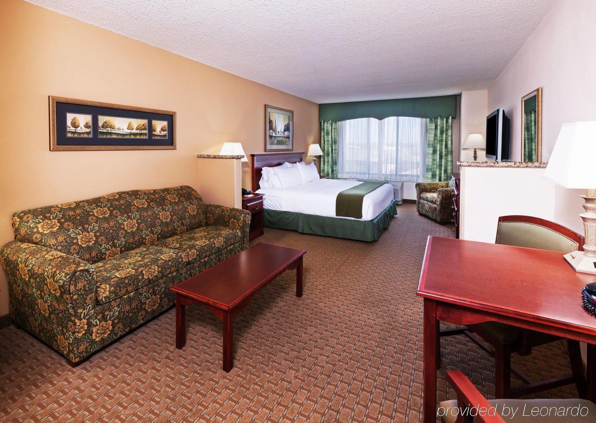 Holiday Inn Express & Suites Selma By Ihg Exterior foto