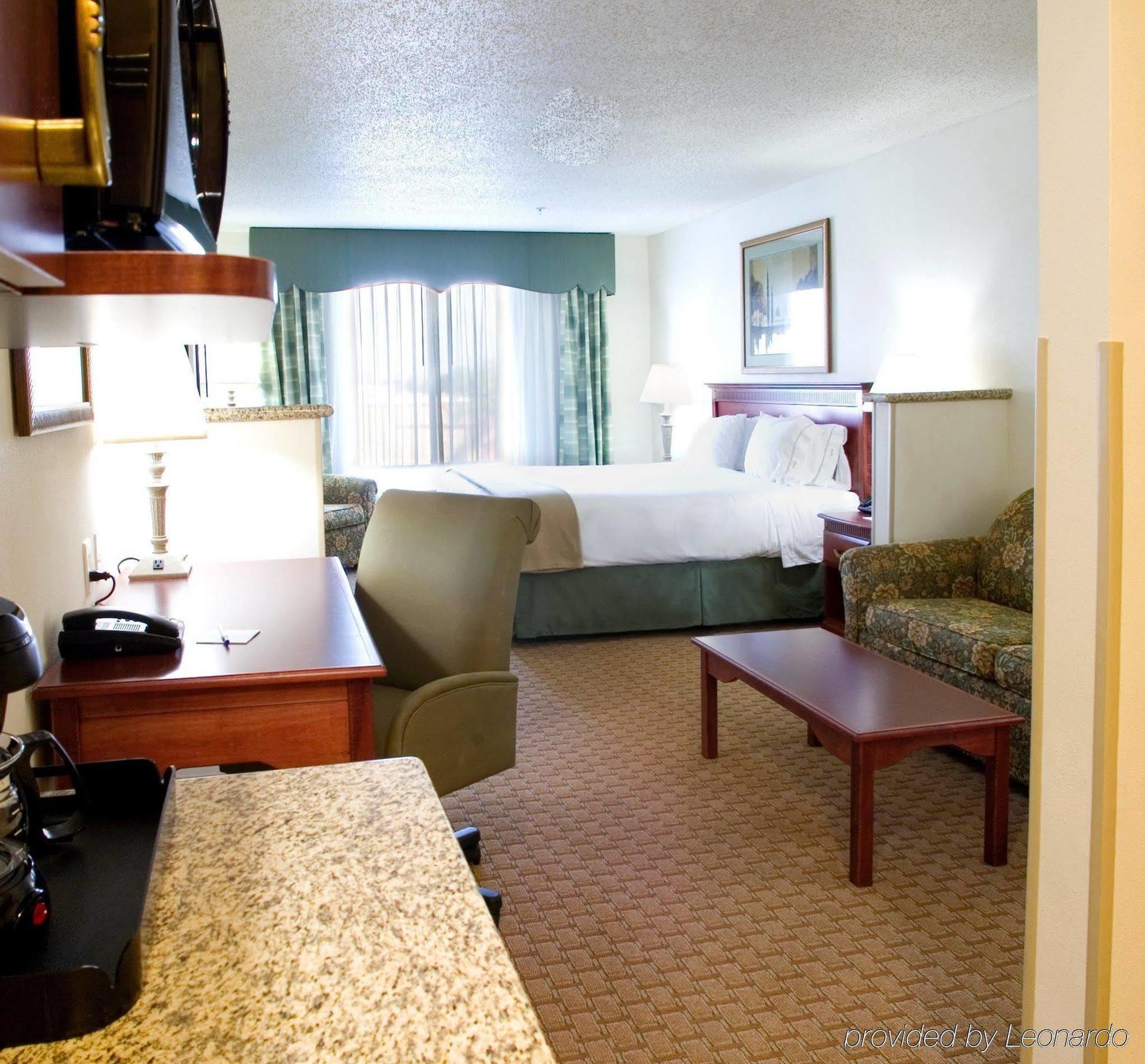 Holiday Inn Express & Suites Selma By Ihg Zimmer foto